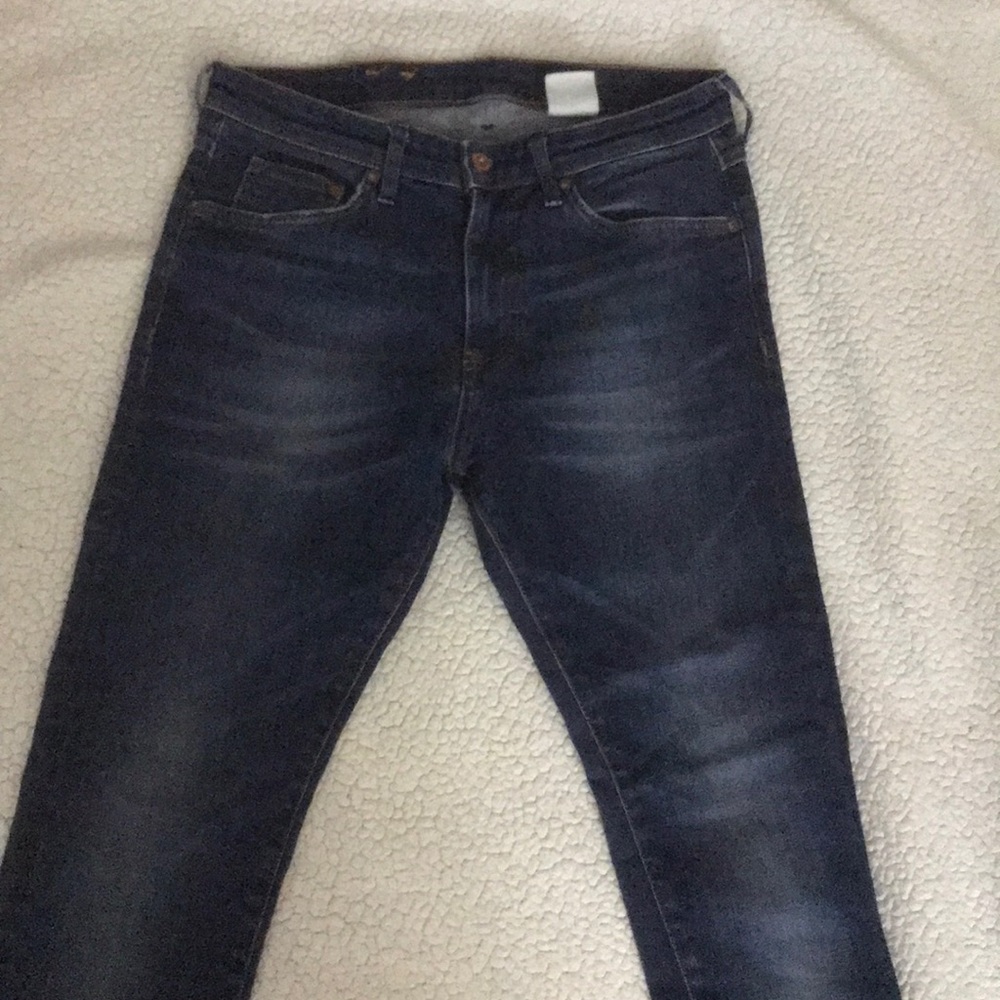 Men’s skinny denim jeans.
